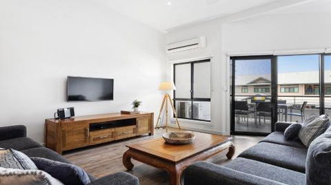 Aqua On Fletcher Street - Tourism TAS 4