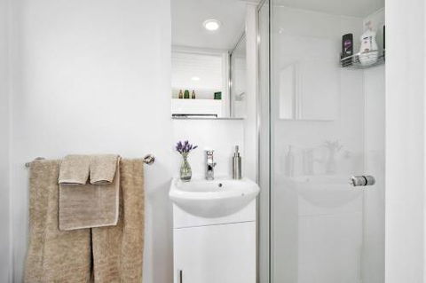 TINY HOME......BIG Views - Tourism TAS 3