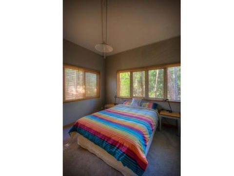 6 Satinwood Drive Rainbow Shores Stylish Beach House Free WiFi - Hobart Tourism 6