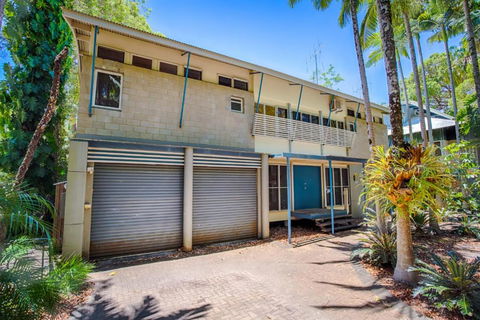 8 Satinwood Drive Rainbow Shores Architecturally Designed Pool Walk To Beach - Hobart Tourism 6