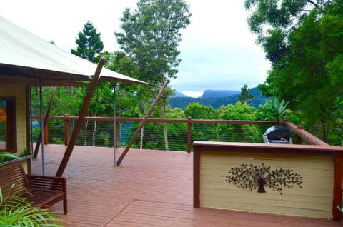 Clouds Serenity - Tourism TAS 2