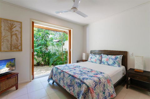 Balinese Beachfront Villa - Hobart Tourism 4