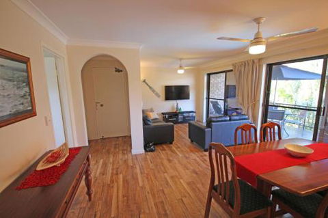 Hawaiian Gardens Unit 3 - Hobart Tourism 5