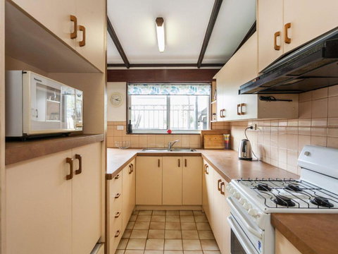 OCEAN SOUNDS Anglesea - Tourism TAS 3