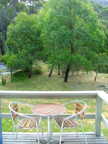 Beautiful Woodridge Chalet - Hobart Tourism 3