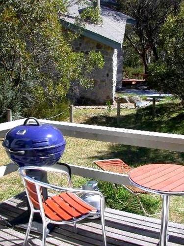 Beautiful Woodridge Chalet - Hobart Tourism 5