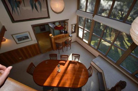 Beautiful Woodridge Chalet - Hobart Tourism 0