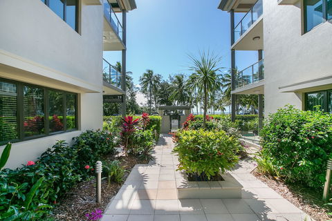Beachfront Apartment With Ocean Views - Hobart Tourism 0