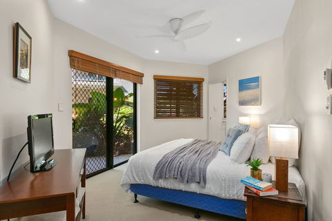 Beachfront Apartment With Ocean Views - Hobart Tourism 6
