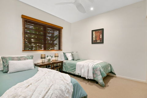 Beachfront Apartment With Ocean Views - Hobart Tourism 3