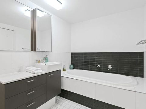 LORNE CHALET APARTMENT 36 Central Location - Tourism TAS 2