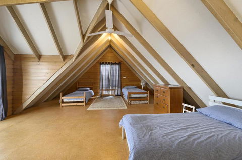 Blue Oar Beach House - Tourism TAS 4