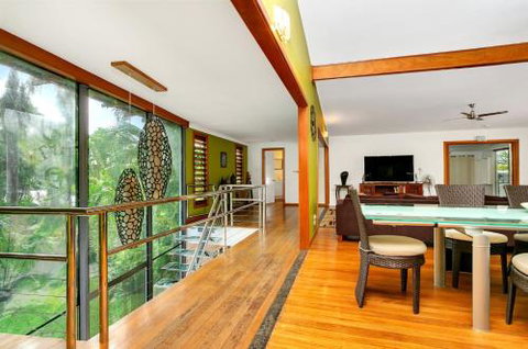 SANTORINIatPALM COVE - Tourism TAS 2