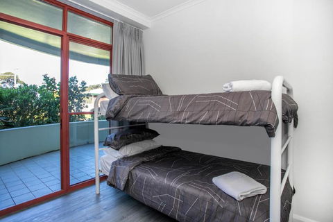 Ocean Breeze Fathoms 3 - Hobart Tourism 3