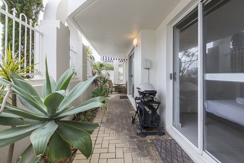 Cottesloe Cove Beach Apartment - Hobart Tourism 4