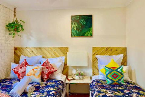 PARADISE COURT VILLA 1 Free Wifi - Tourism TAS 2