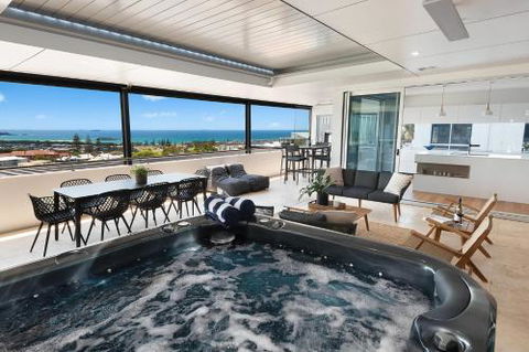 Sea La Vie #2 Luxury Apartment In Coffs Harbour Jetty With Pool Views & Walking Distance To The Beach! - Hobart Tourism 1