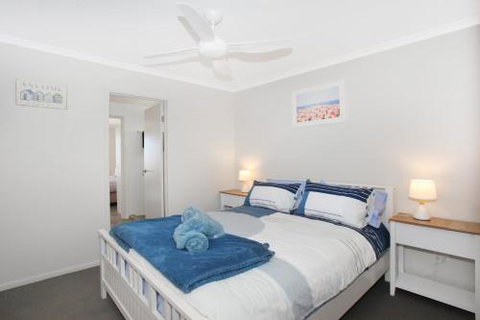 BEACH SHOPS & FABULOUS VACATION HOME! - Hobart Tourism 4