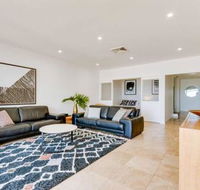 Sapphire Seas Beach House - Hobart Tourism