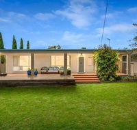 Casual Beachin It Family Getaway with Bungalow on Beachfront - Tourism TAS