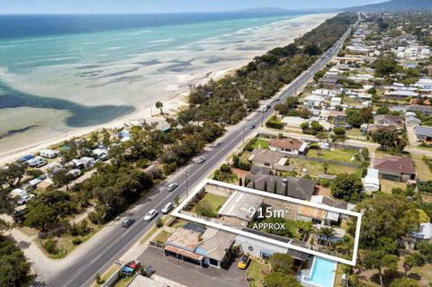 Casual Beachin It Family Getaway With Bungalow On Beachfront - Tourism TAS 3