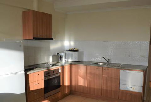 19 Lakeview Plaza - Hobart Tourism 1