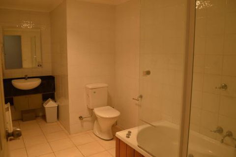 17 Lakeview Plaza - Hobart Tourism 5
