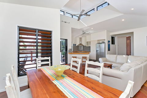 Beachcomber Holiday House - Hobart Tourism 5