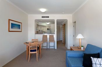 Barrington 709 / 35 45 Shoal Bay Road - Hobart Tourism 2