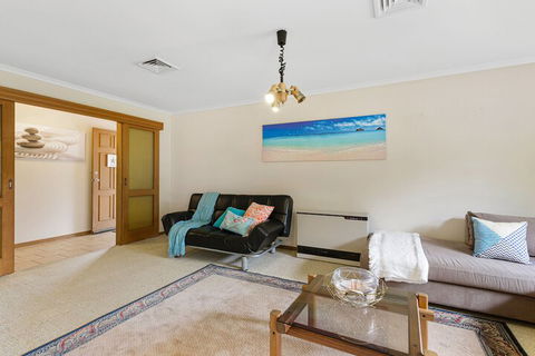 CAPEL A Great Family Getaway - Hobart Tourism 5