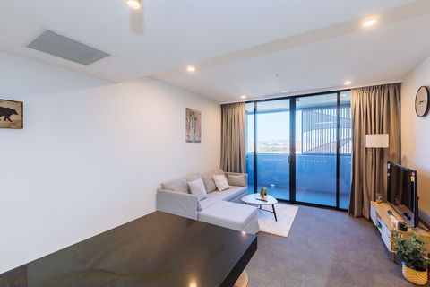 Airtrip Apartments On Deshon St - Tourism TAS 2