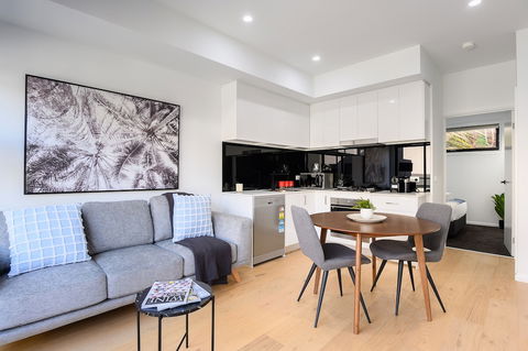 CARLISLE Bright Townhouse In Great Location - Tourism TAS 2