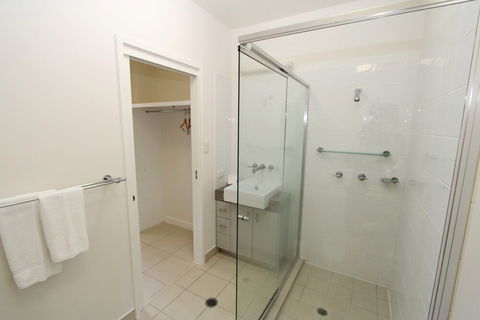 Beachside Apartment 5 - Hobart Tourism 6