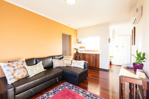 ELEANOR, 1BDR Fitzroy North Apartment - Tourism TAS 2