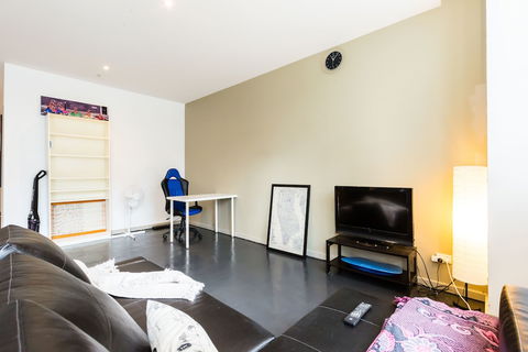 MEGAN, 2BDR Melbourne Apartment - Tourism TAS 2