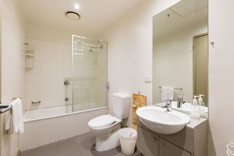 MEGAN, 2BDR Melbourne Apartment - Tourism TAS 5