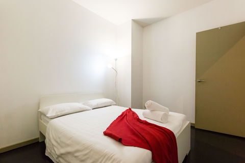 MEGAN, 2BDR Melbourne Apartment - Tourism TAS 4