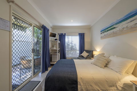 Beach House Bed & Breakfast - Tourism TAS 2