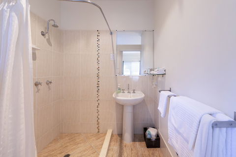 Beach House Bed & Breakfast - Tourism TAS 4
