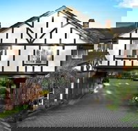 Elizabethan Lodge - Tourism TAS