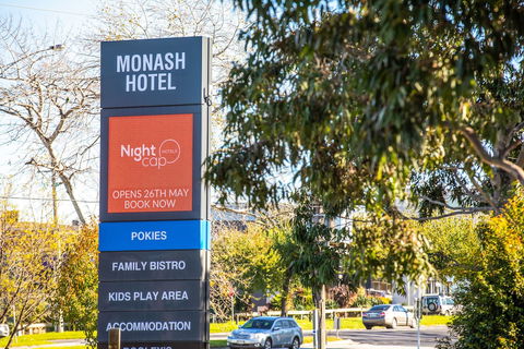 Nightcap At Monash Hotel - Tourism TAS 1