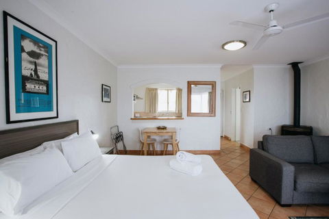 Canal Rocks Beachfront Apartments - Tourism TAS 3