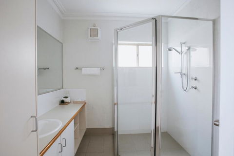 Canal Rocks Beachfront Apartments - Tourism TAS 6