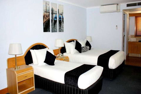 The Capital Airport Motel - Hobart Tourism 7