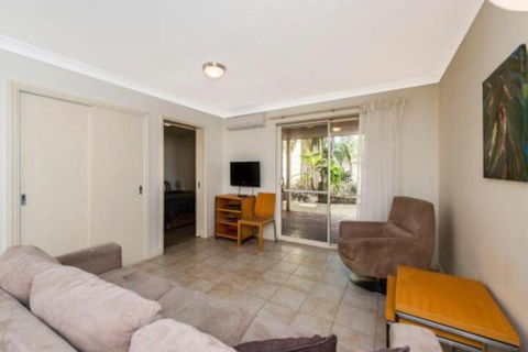 Lakeside Holiday Apartments - Tourism TAS 6