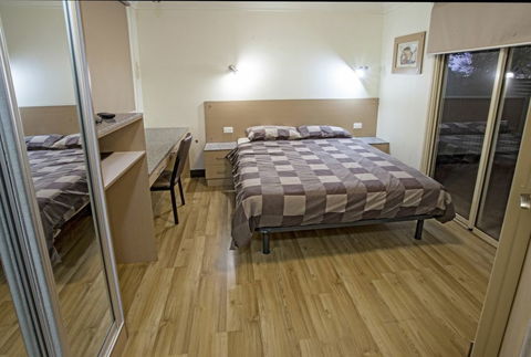 Cattrall Park Motel - Tourism TAS 3