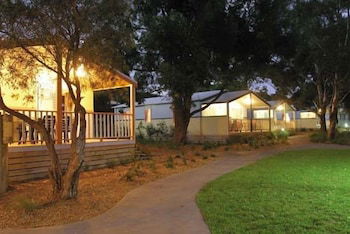 Kendalls On The Beach Holiday Park - Tourism TAS 1
