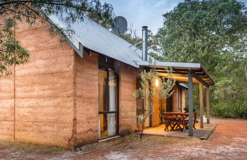 Bussells Bushland Cottages - Tourism TAS 2