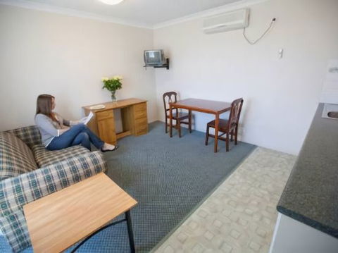 Country Life Accommodation - Hobart Tourism 1
