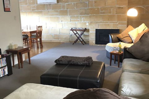 Warrnambool Cbd Townhouses - Hobart Tourism 6